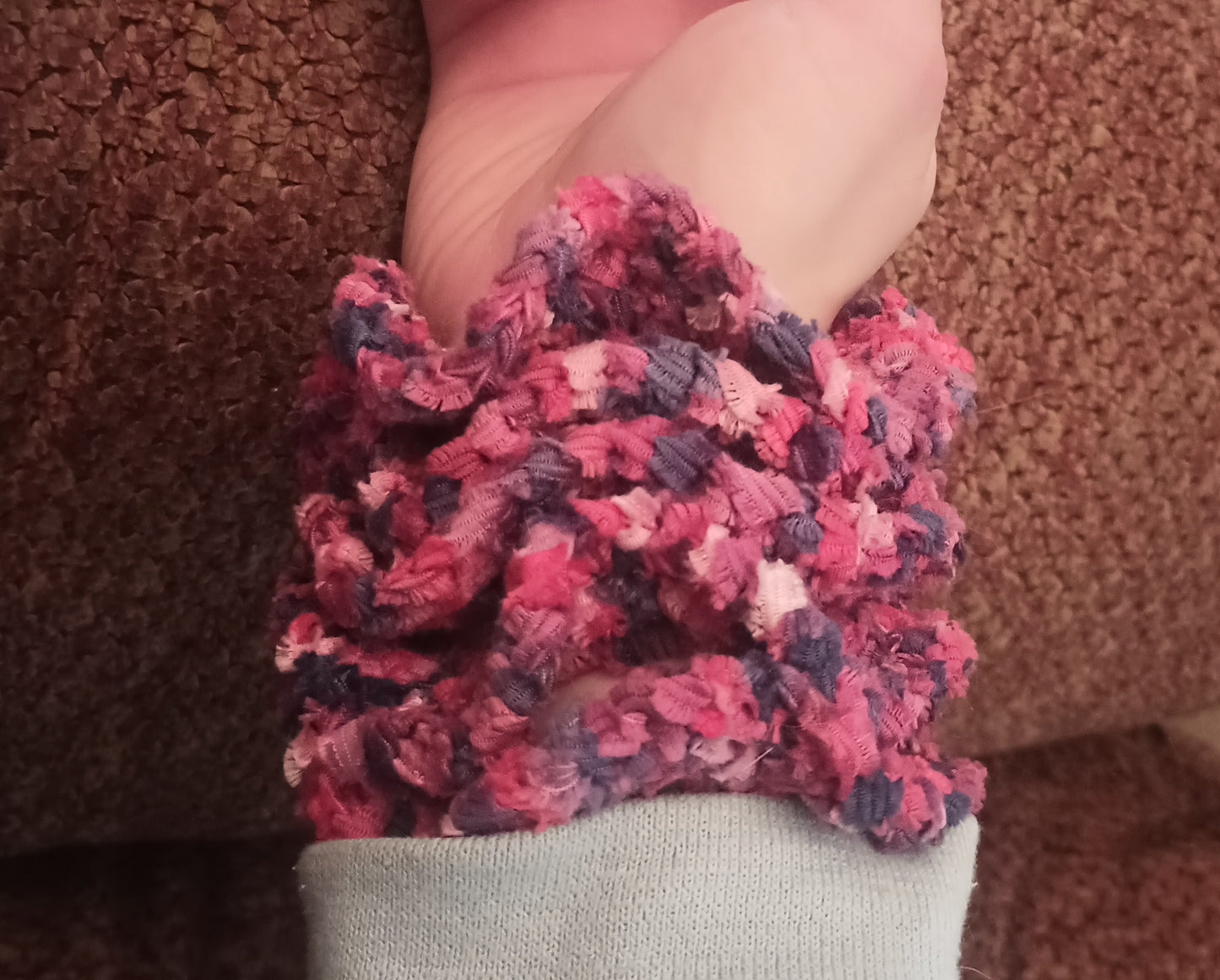 Scrap-yarn Scrunchie Sets