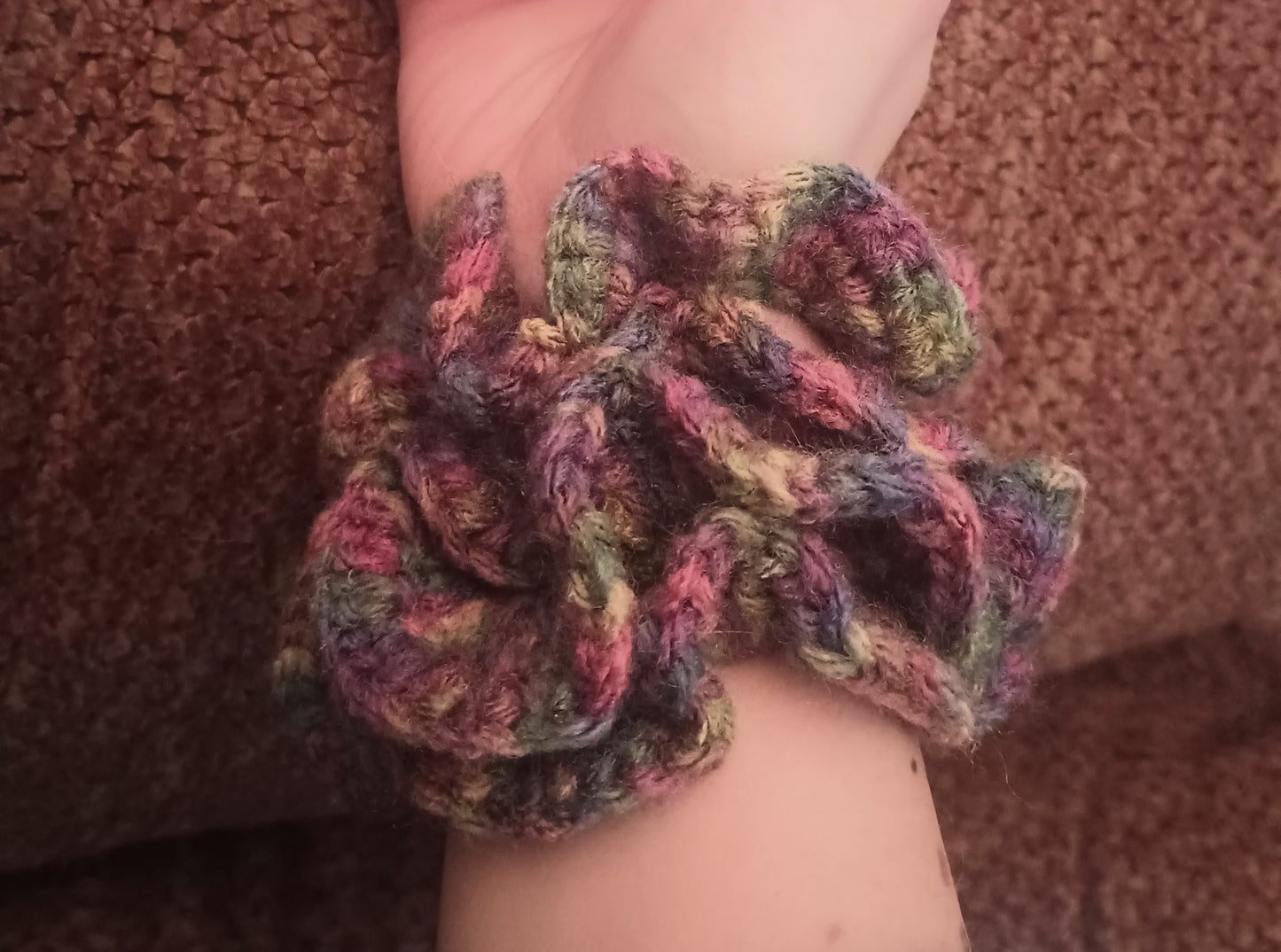 Scrap-yarn Scrunchie Sets